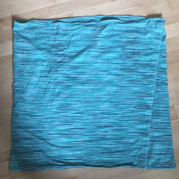 Champion Infinity Scarf - Picture 2 of 4